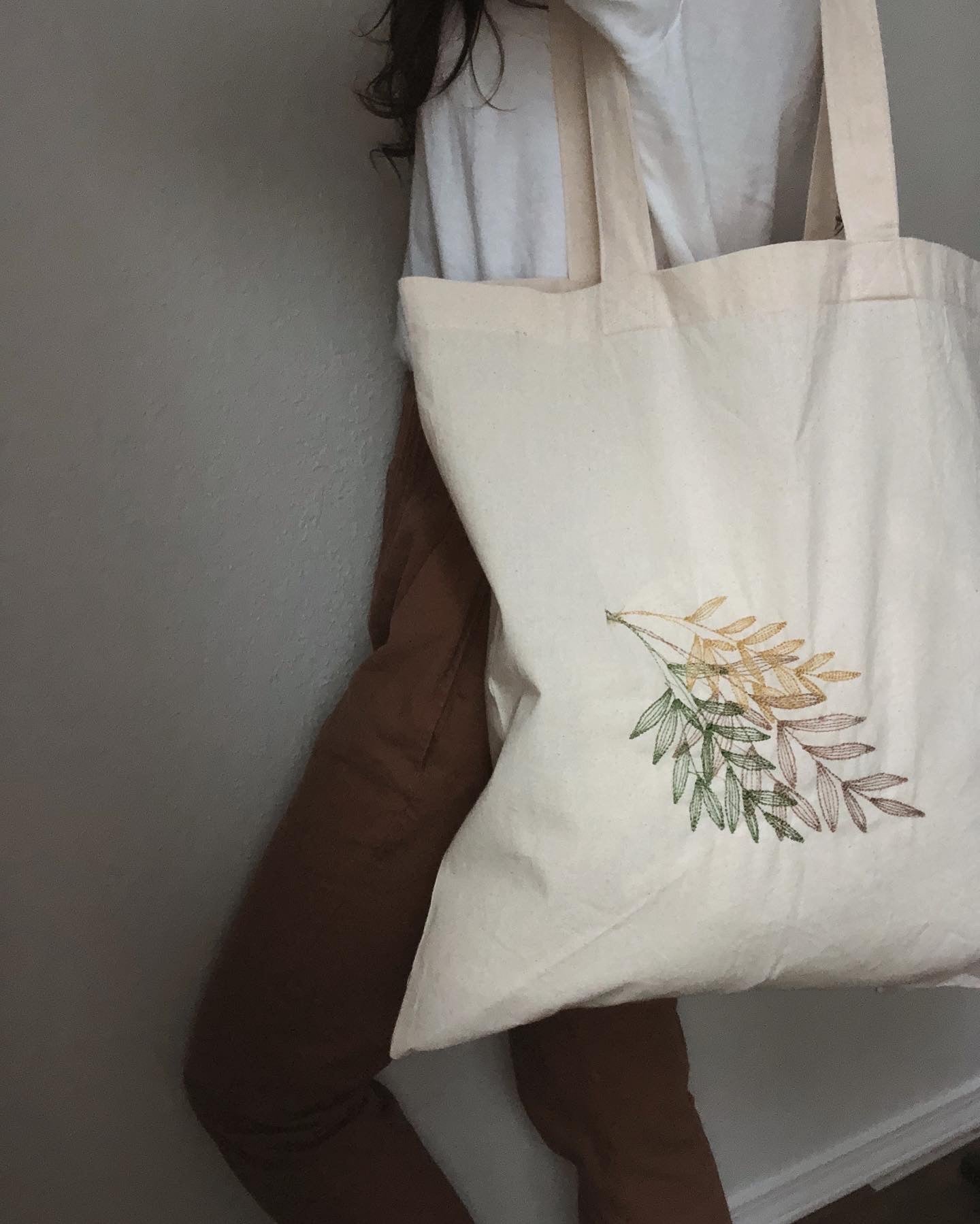 3 Leaf - Embroidered Tote
